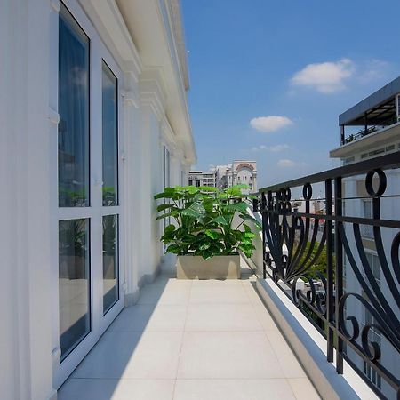 Hera Hotel Airport Хошимин Экстерьер фото