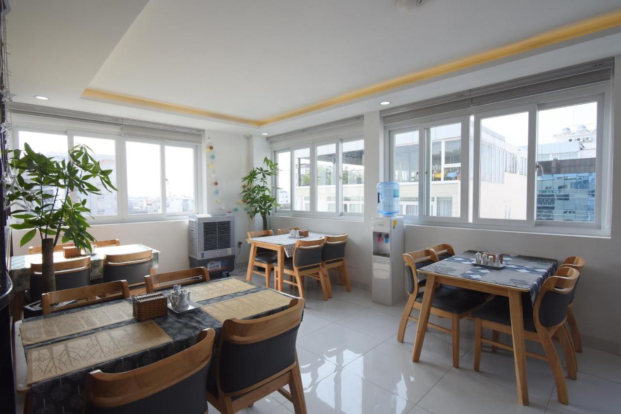 Hera Hotel Airport Хошимин Экстерьер фото