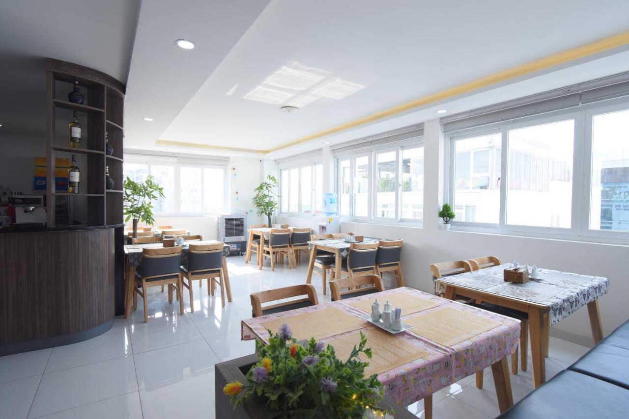 Hera Hotel Airport Хошимин Экстерьер фото