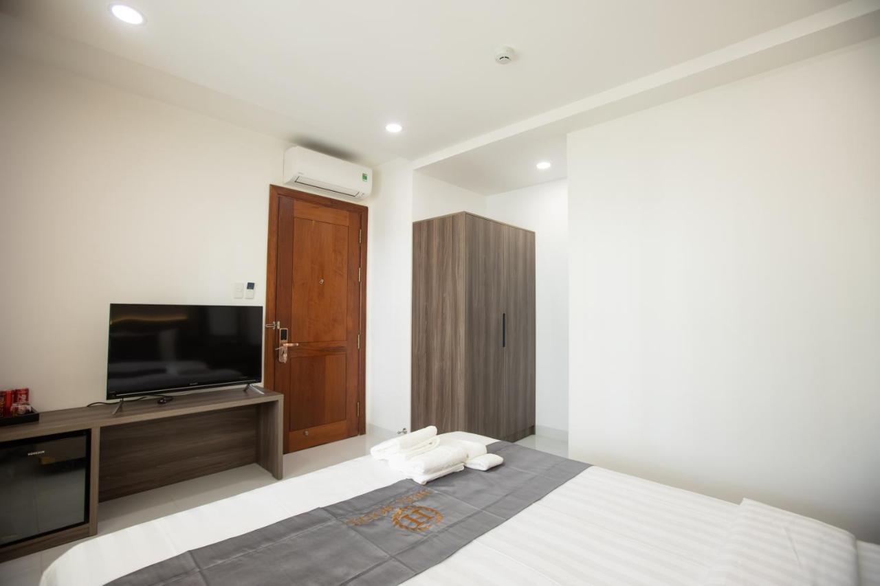 Hera Hotel Airport Хошимин Экстерьер фото